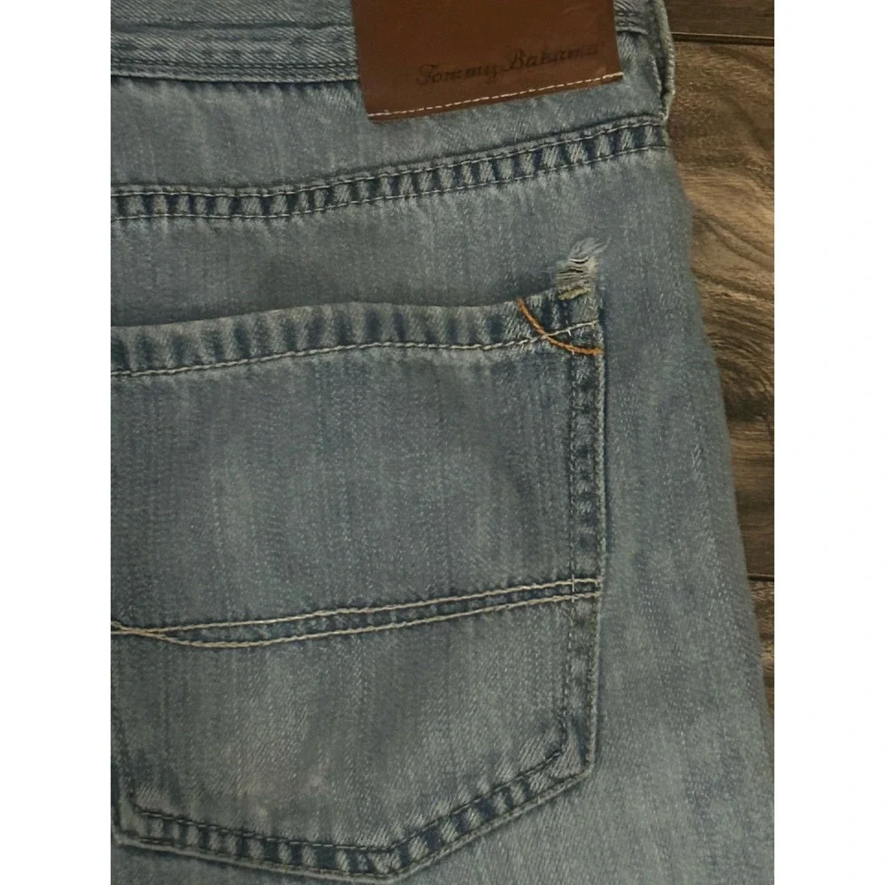 Tommy Bahama •preowned •small